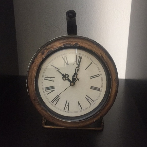 Table Clock - Picture 2 of 3